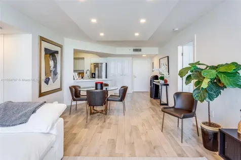 1900 Sunset Harbour Drive Miami Beach FL 33139