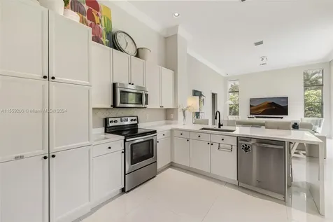 1611 Victoria Pointe Lane Weston FL 33327