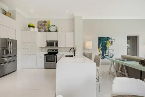 1611 Victoria Pointe Lane Weston FL 33327