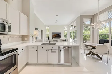 1611 Victoria Pointe Lane Weston FL 33327