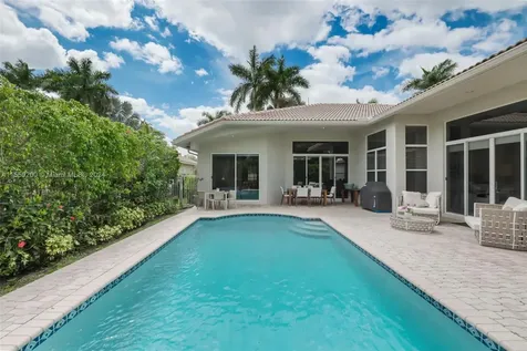 1611 Victoria Pointe Lane Weston FL 33327