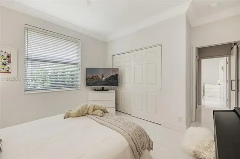 1611 Victoria Pointe Lane Weston FL 33327