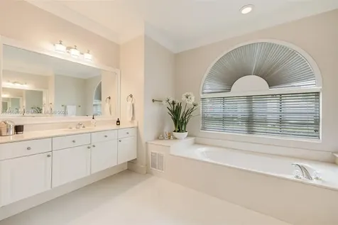 1611 Victoria Pointe Lane Weston FL 33327