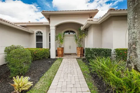 1611 Victoria Pointe Lane Weston FL 33327