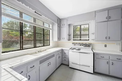 1000 89th Street Surfside FL 33154