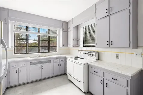 1000 89th Street Surfside FL 33154