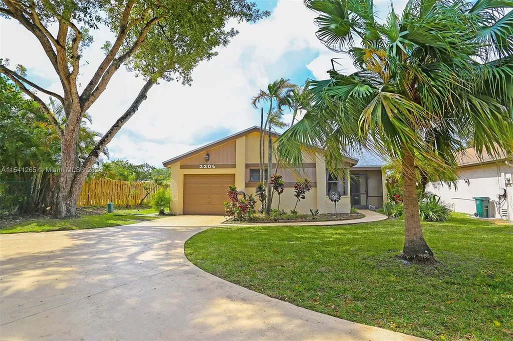 2206 Seagrape Circle Coconut Creek FL 33066