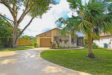 2206 Seagrape Circle Coconut Creek FL 33066