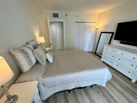 16485 Collins Avenue Sunny Isles Beach FL 33160
