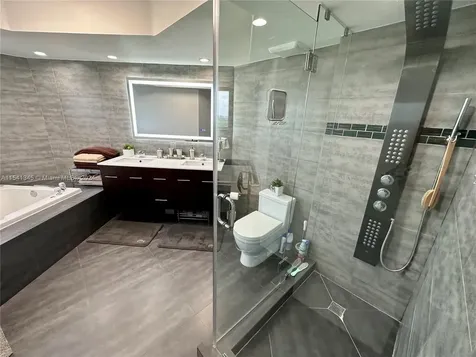 16485 Collins Avenue Sunny Isles Beach FL 33160