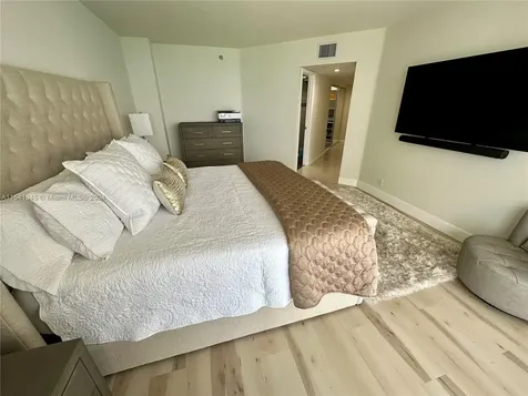 16485 Collins Avenue Sunny Isles Beach FL 33160