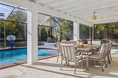 10130 SW 70th Avenue Pinecrest FL 33156