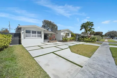 7431 Taylor Street Hollywood FL 33024
