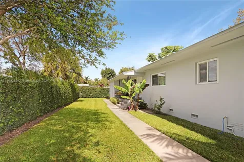 3861 SW 29th Street Miami FL 33134