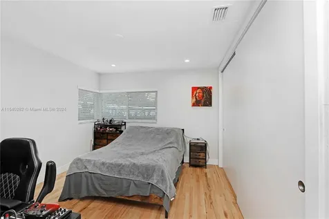 3861 SW 29th Street Miami FL 33134