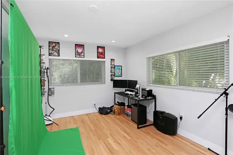 3861 SW 29th Street Miami FL 33134
