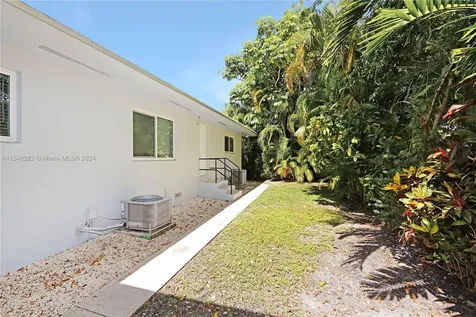 3861 SW 29th Street Miami FL 33134