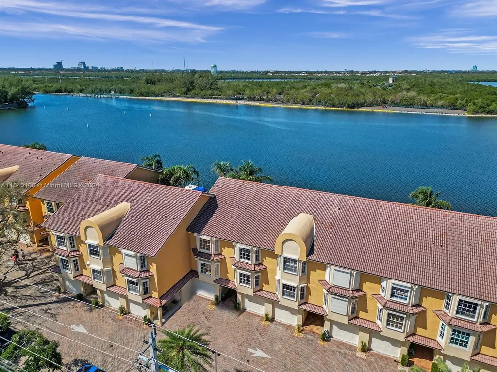 4212 N Ocean Drive Hollywood FL 33019