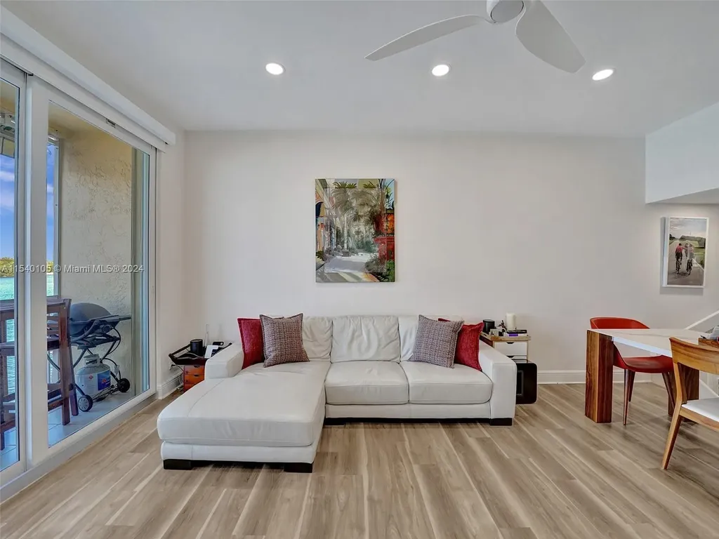 4212 N Ocean Drive Hollywood FL 33019