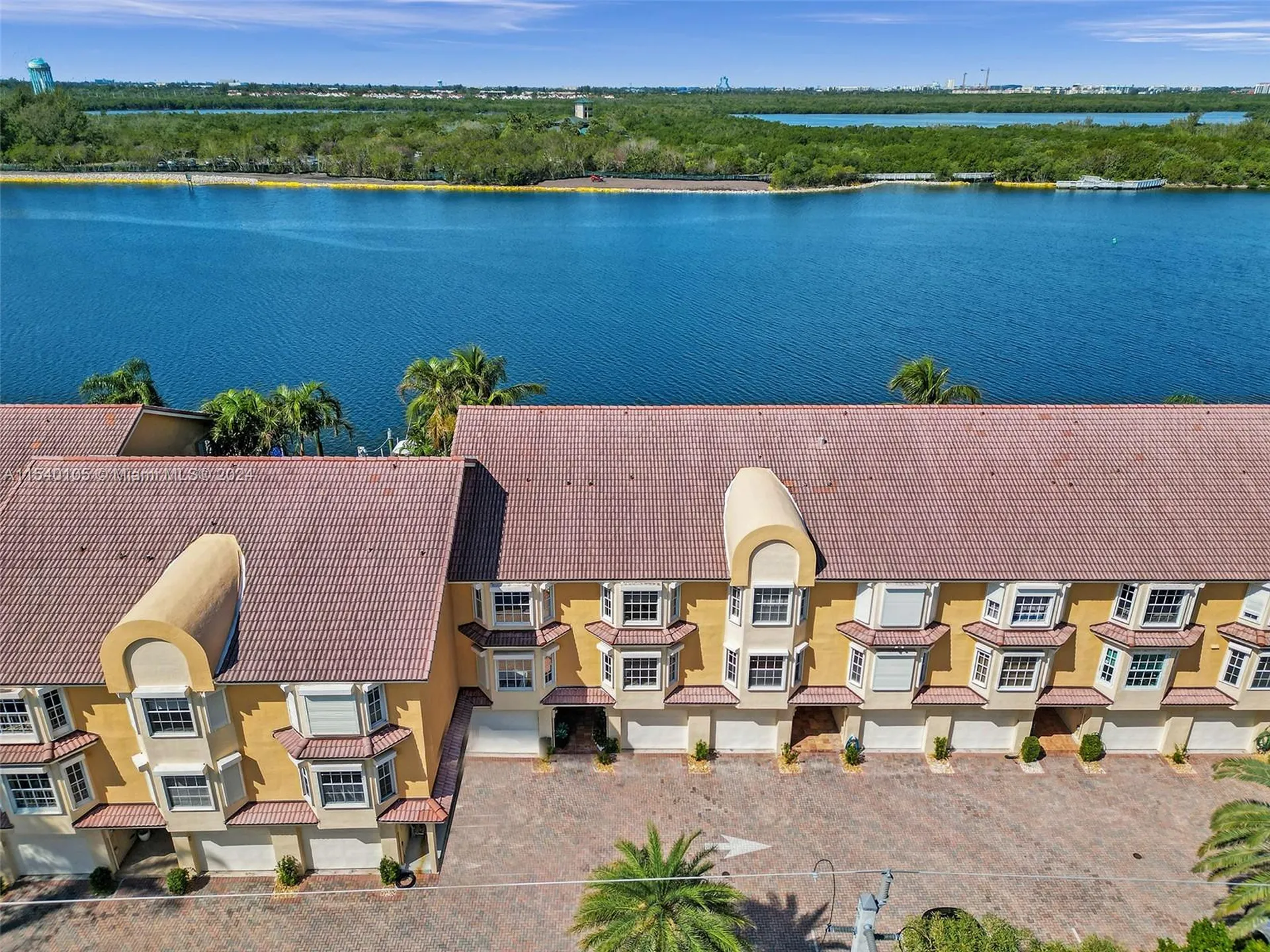 4212 N Ocean Drive Hollywood FL 33019