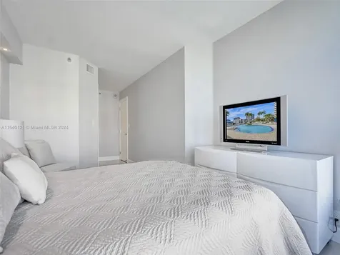 3530 Mystic Pointe Drive Aventura FL 33180