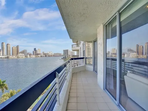 3530 Mystic Pointe Drive Aventura FL 33180