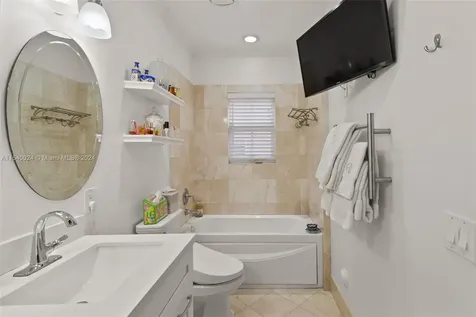 572 Loretto Avenue Coral Gables FL 33146
