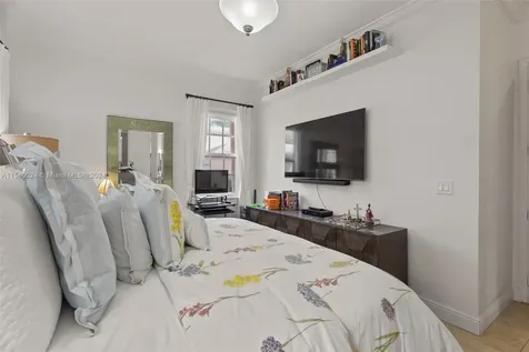 572 Loretto Avenue Coral Gables FL 33146