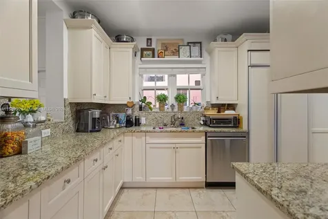 572 Loretto Avenue Coral Gables FL 33146
