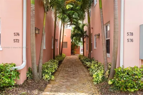 572 Loretto Avenue Coral Gables FL 33146