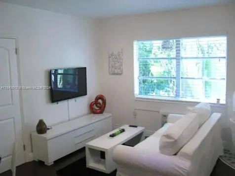 1525 Meridian Avenue Miami Beach FL 33139