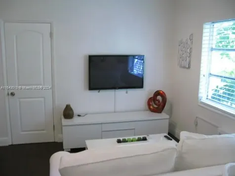 1525 Meridian Avenue Miami Beach FL 33139