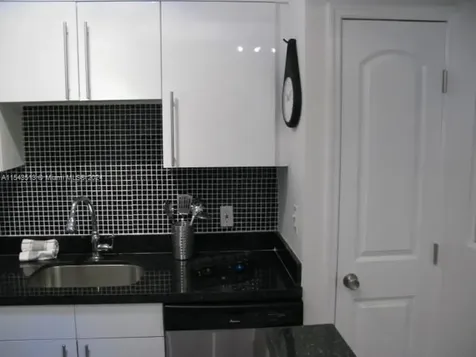 1525 Meridian Avenue Miami Beach FL 33139