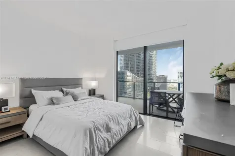 68 SE 6th Street Miami FL 33131