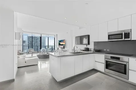 68 SE 6th Street Miami FL 33131