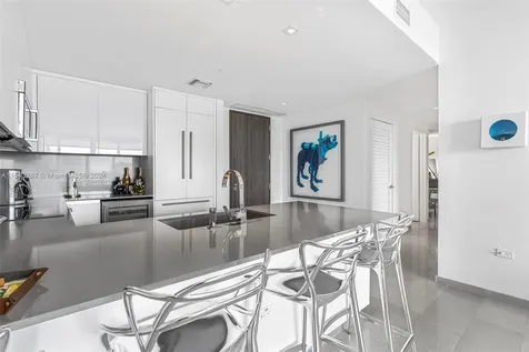 68 SE 6th Street Miami FL 33131