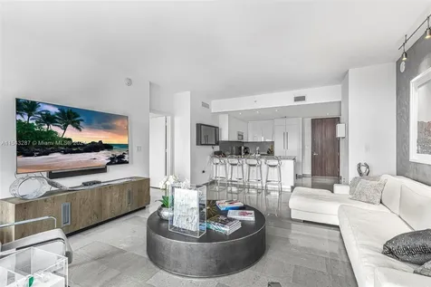 68 SE 6th Street Miami FL 33131