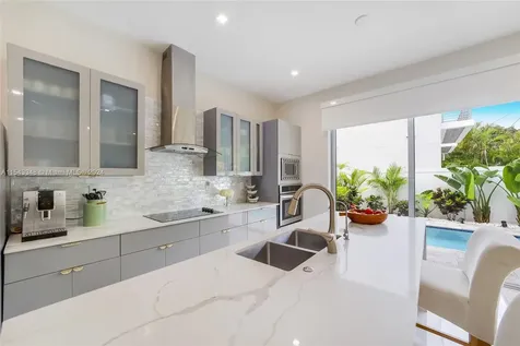 2920 SW 33rd Court Miami FL 33133