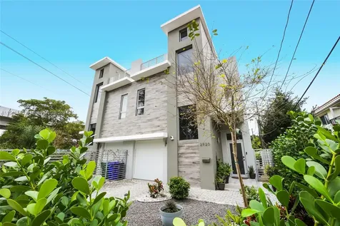 2920 SW 33rd Court Miami FL 33133