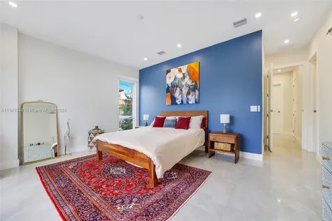 2920 SW 33rd Court Miami FL 33133