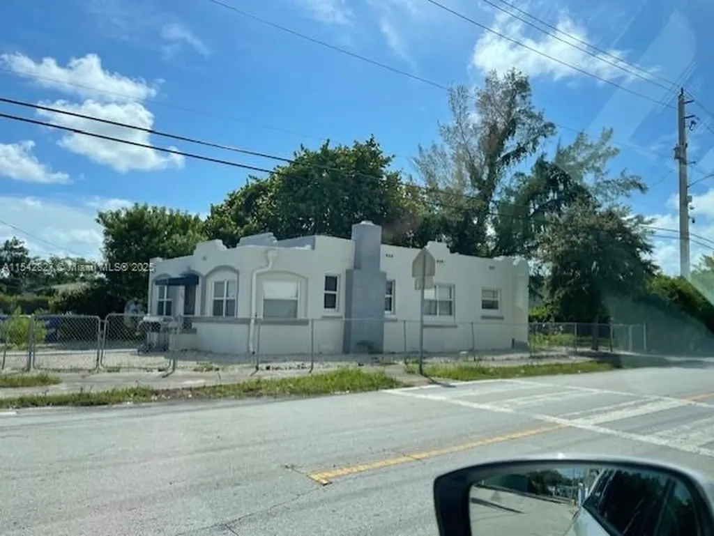 932 NW 70th Street Miami FL 33150