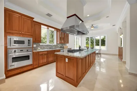 5760 La Luneta Avenue Miami FL 33155