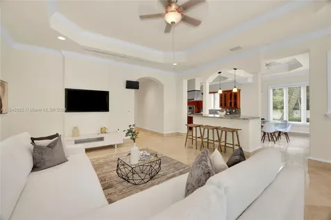 5760 La Luneta Avenue Miami FL 33155