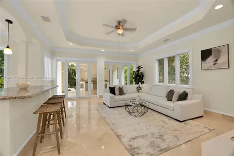 5760 La Luneta Avenue Miami FL 33155