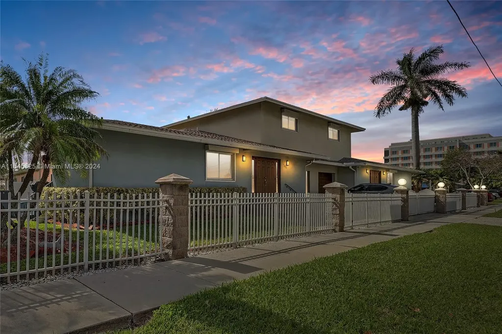 121 NE 3rd Street Dania Beach FL 33004