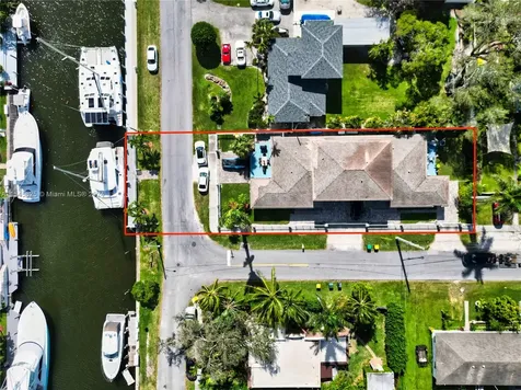 121 NE 3rd Street Dania Beach FL 33004