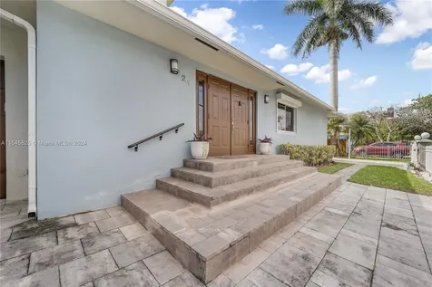 121 NE 3rd Street Dania Beach FL 33004