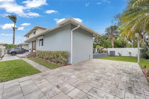 121 NE 3rd Street Dania Beach FL 33004