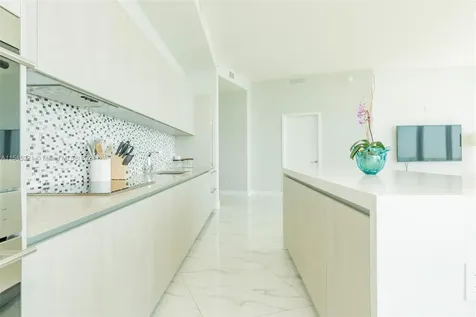 4111 S Ocean Drive Hollywood FL 33019