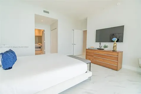 4111 S Ocean Drive Hollywood FL 33019